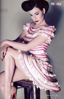 Pin up model, modelling