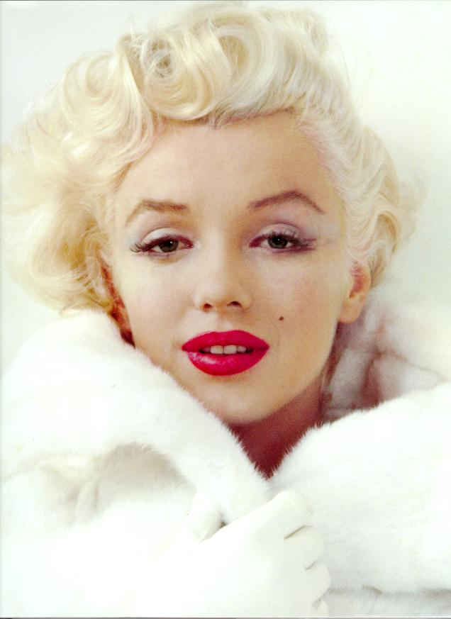 Marilyn Monroe Quotes A wise girl kisses but doesn't love 